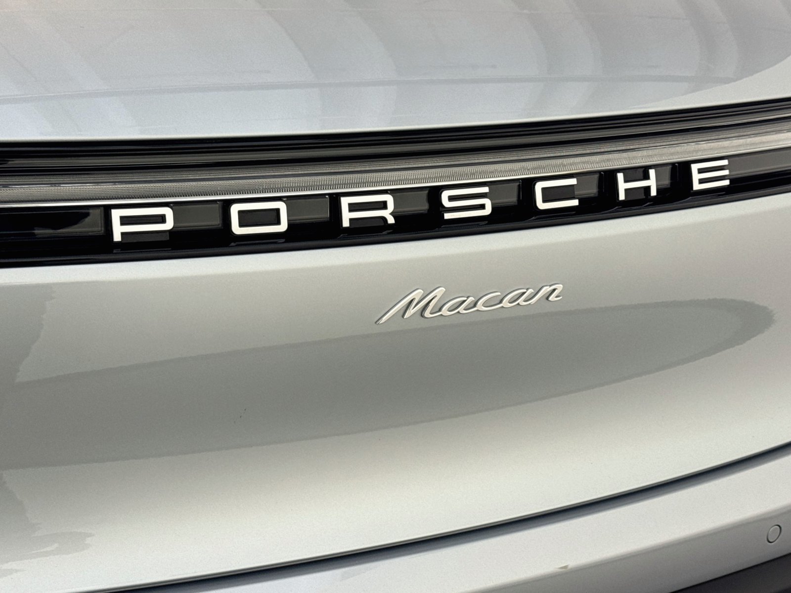 Used 2025 Dolomite Silver Porsche T image 26