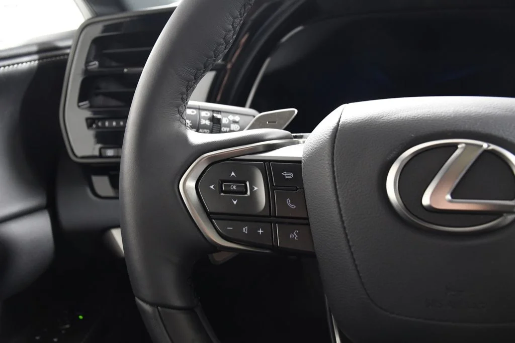 Used 2025 Eminent White Pearl Lexus 350 Premium image 29