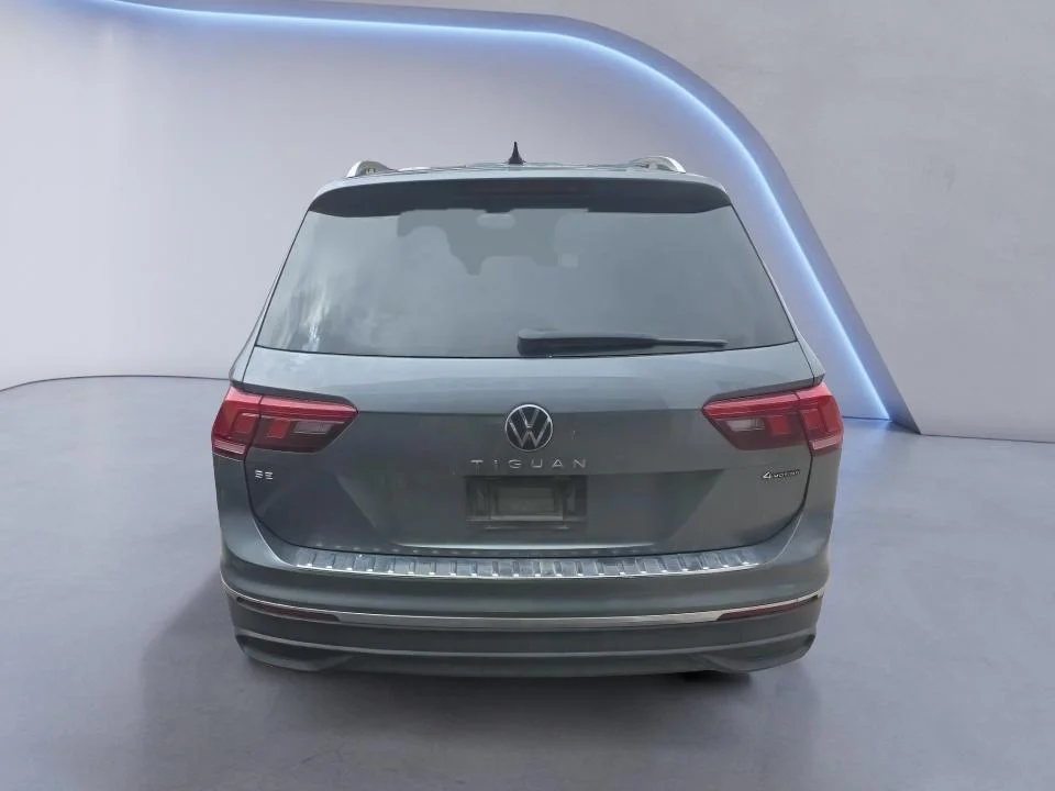 Used 2023 Platinum Gray Metallic Volkswagen SE image 7