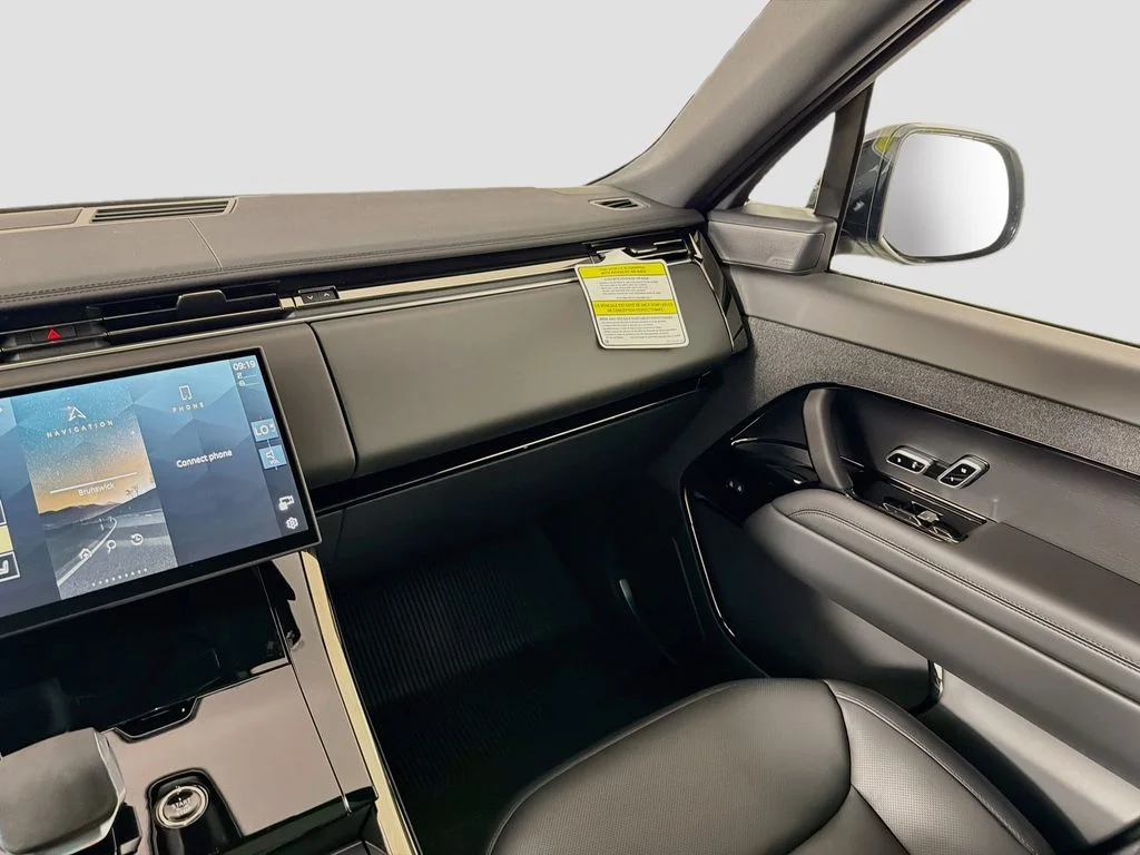 New 2026 Borasco Grey Land Rover Dynamic SE image 25
