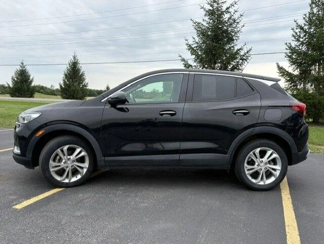 Used 2022 Ebony Twilight Metallic Buick Preferred image 9
