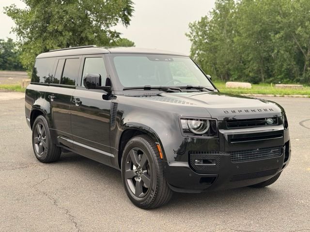 Certified Used 2023 Black Land Rover X-Dynamic SE image 7
