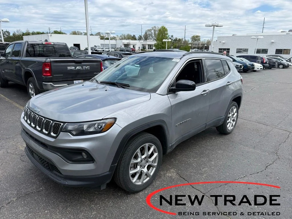 2023 Jeep Compass Latitude Lux 4X4's photo