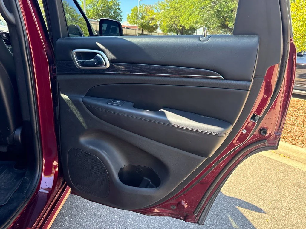 Used 2018 Red Jeep Overland image 23