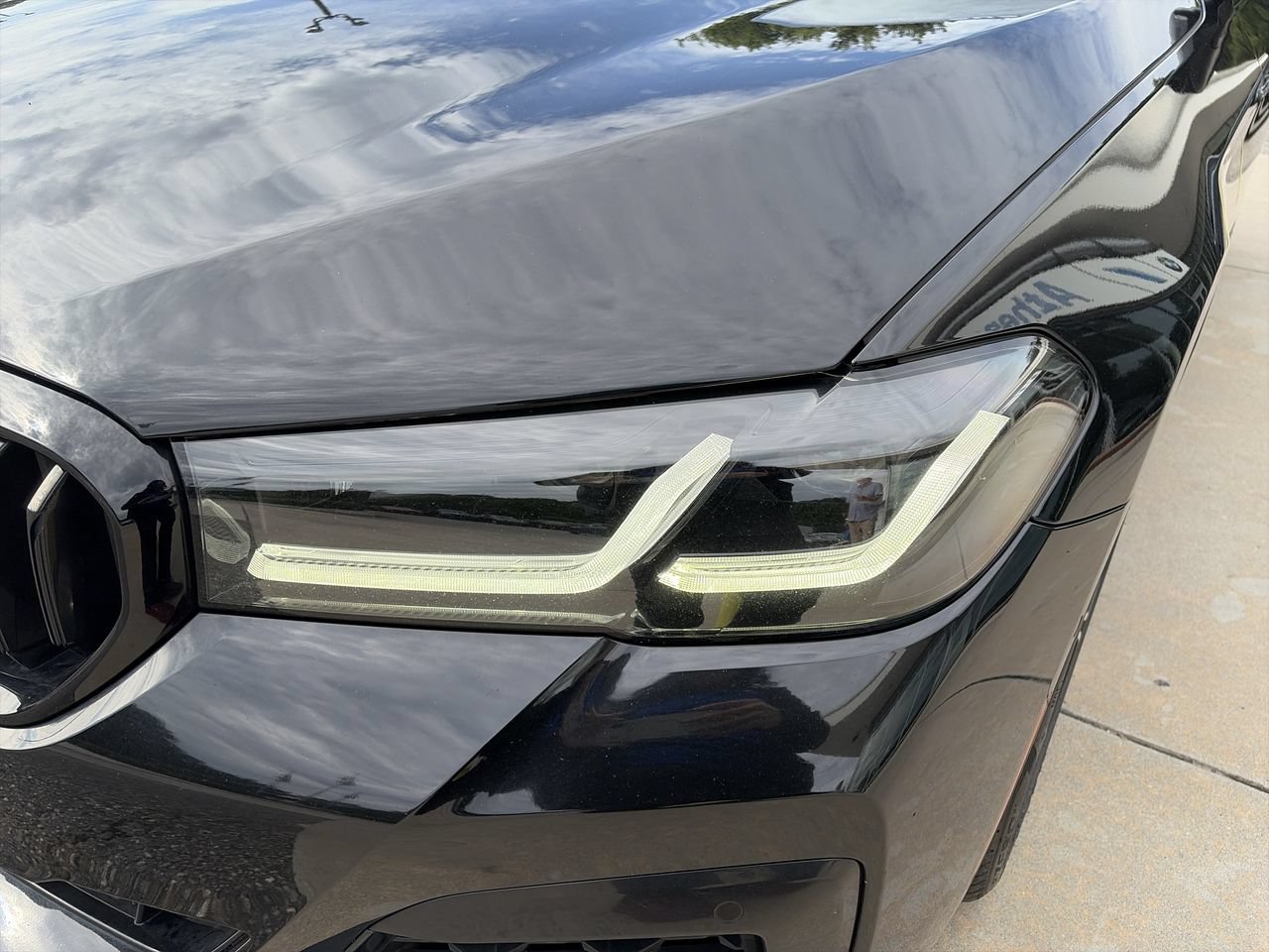 Used 2023 Black Sapphire Metallic BMW 540i image 11