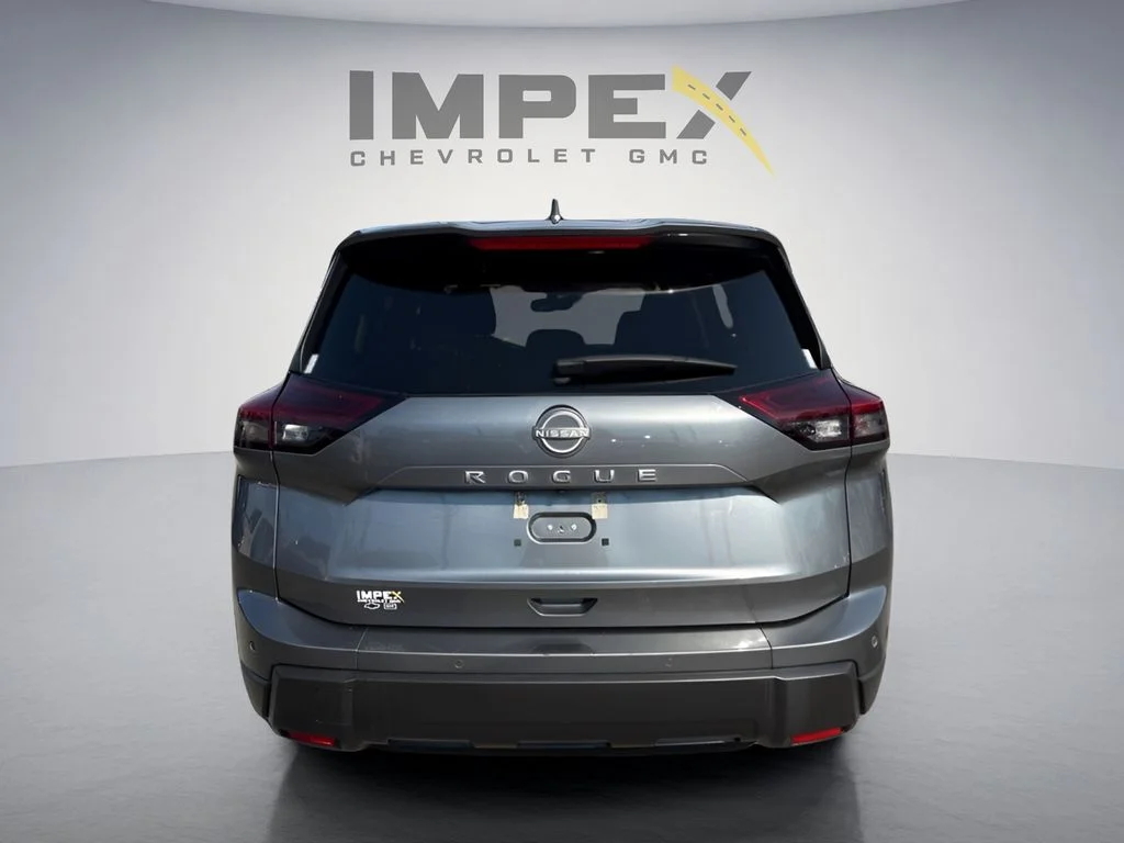 Used 2025 Gray Nissan SV image 4