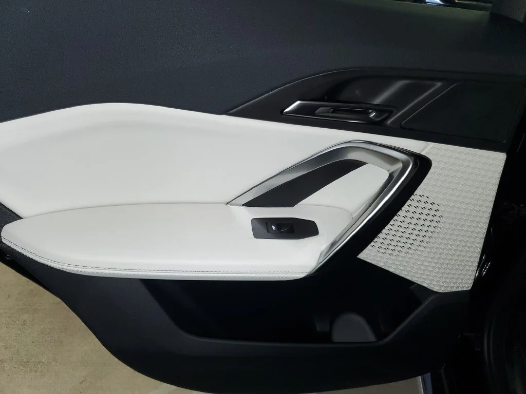 New 2027 Black BMW xDrive28i image 9