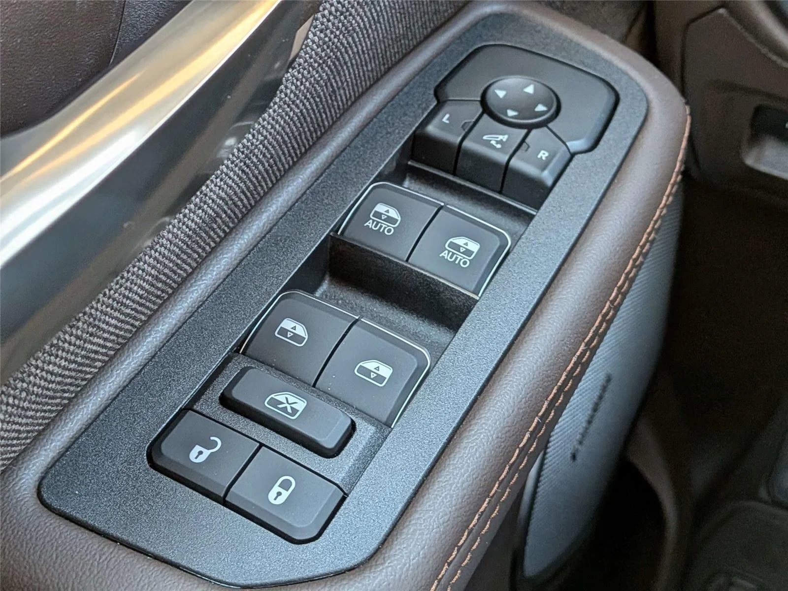 2026 RAM 1500 Limited Longhorn - Photo 25