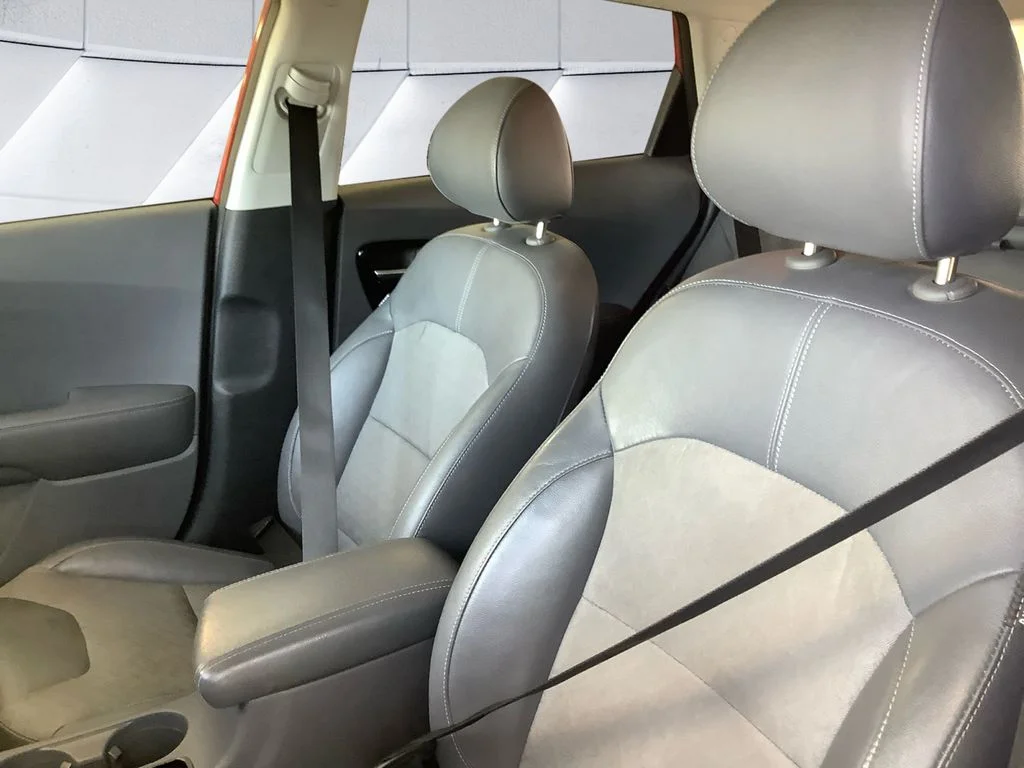 Used 2018 Red Kia EX image 8