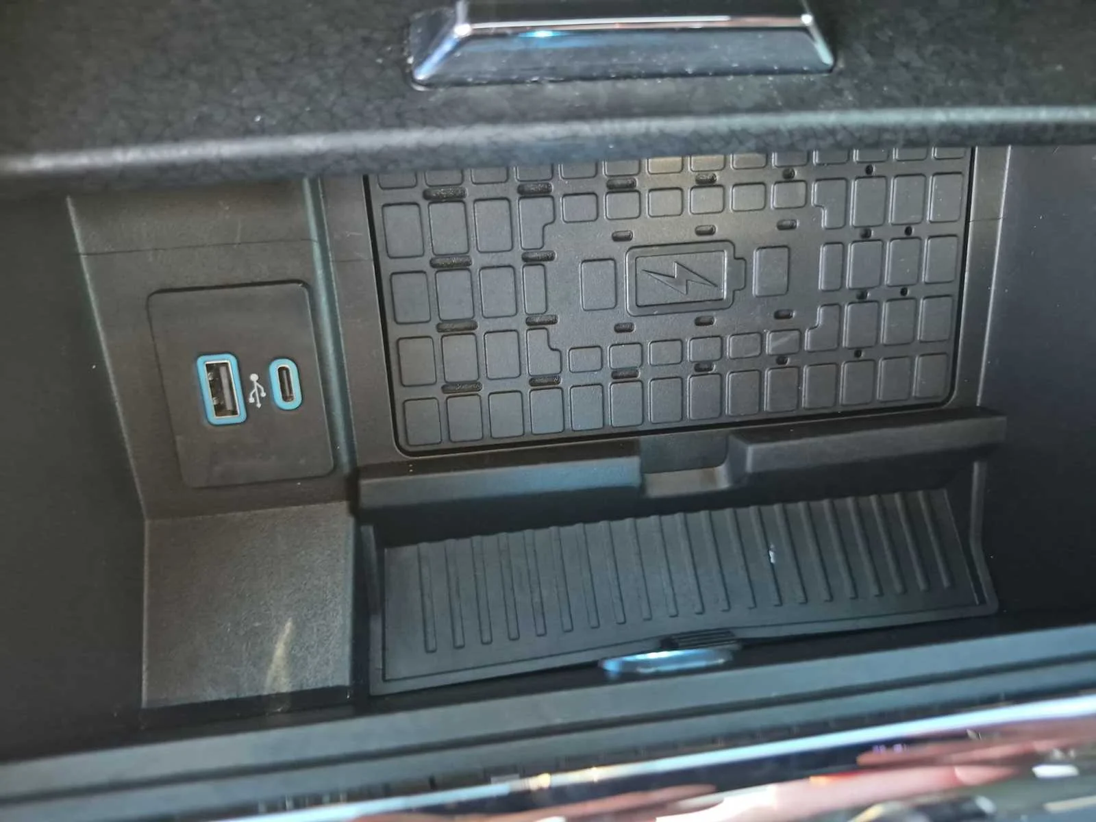Used 2023 Stone Blue Metallic Ford Limited image 31