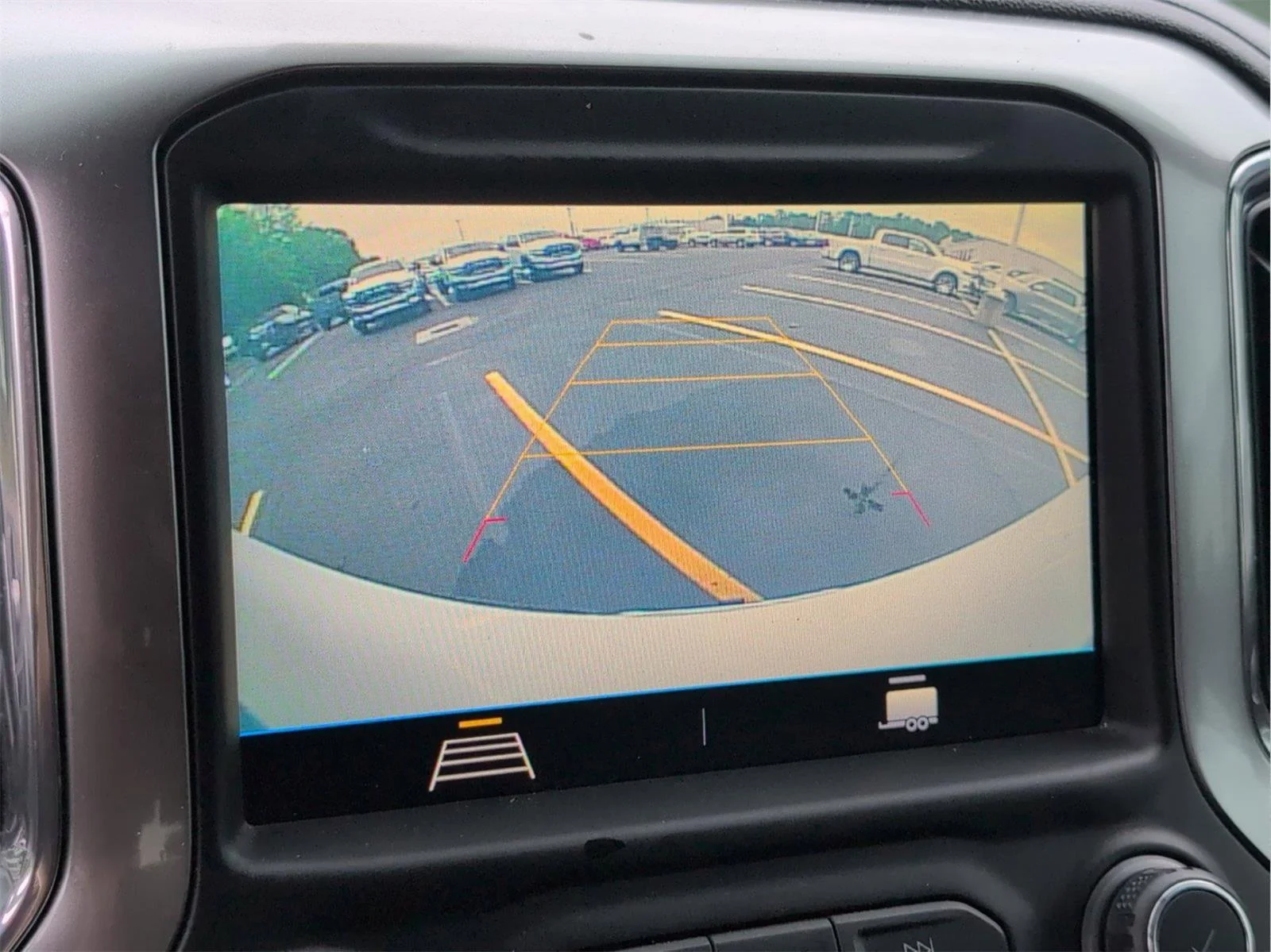 Used 2019 SUMMIT WHITE Chevrolet LT image 19
