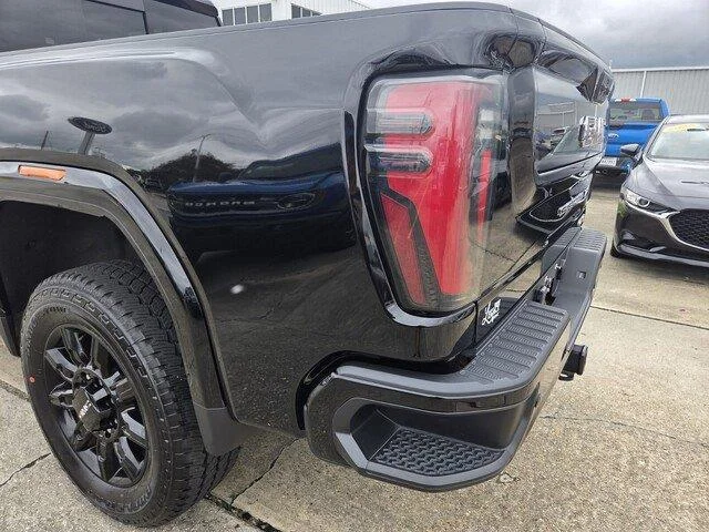 Used 2024 Onyx Black GMC AT4 image 26