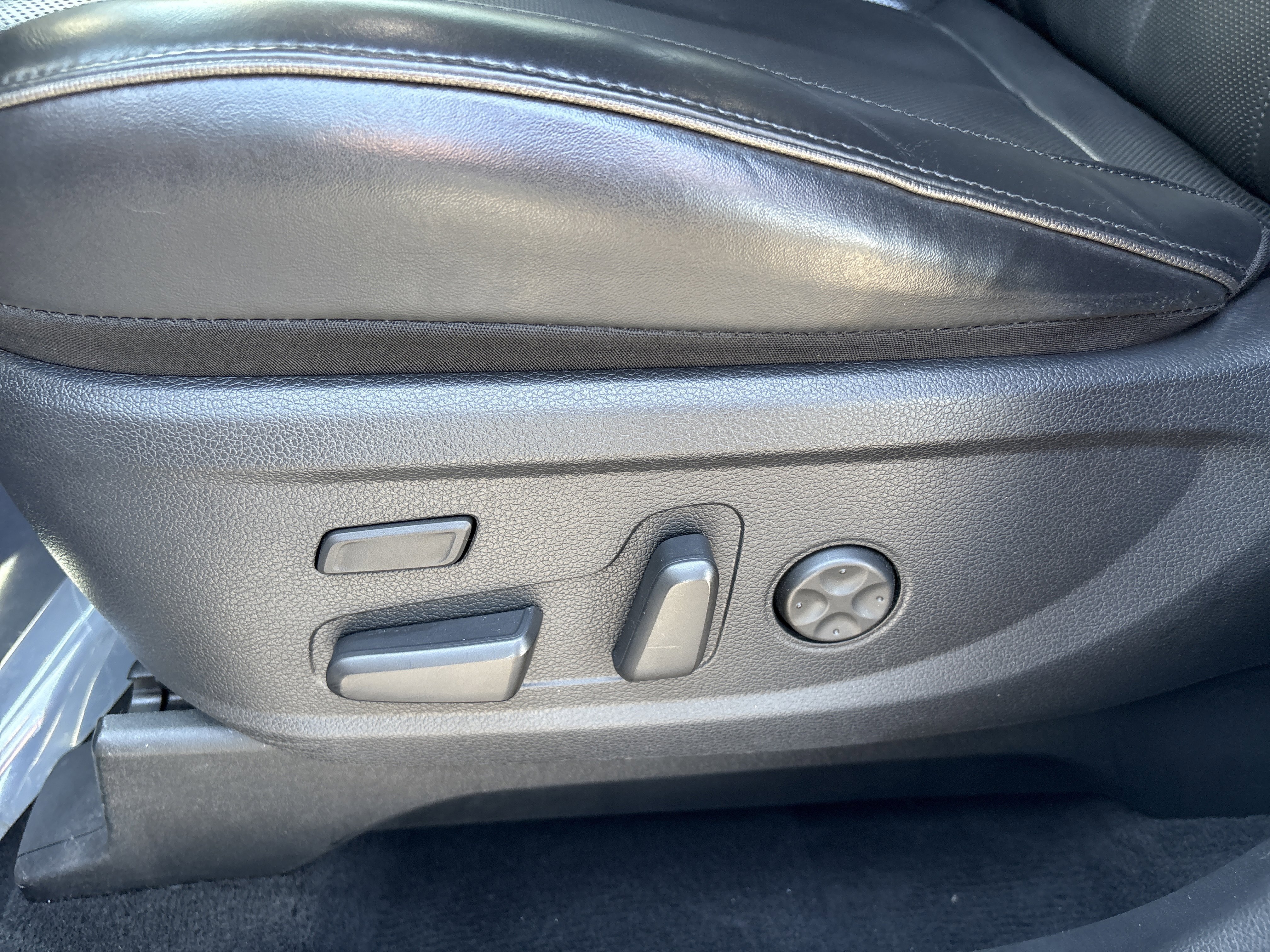 Used 2020 Hyper White Hyundai Limited image 13