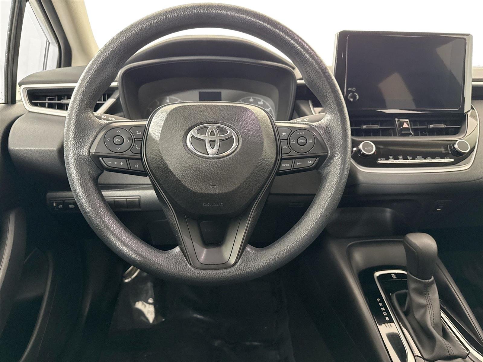Used 2024 Ice Cap Toyota LE image 28