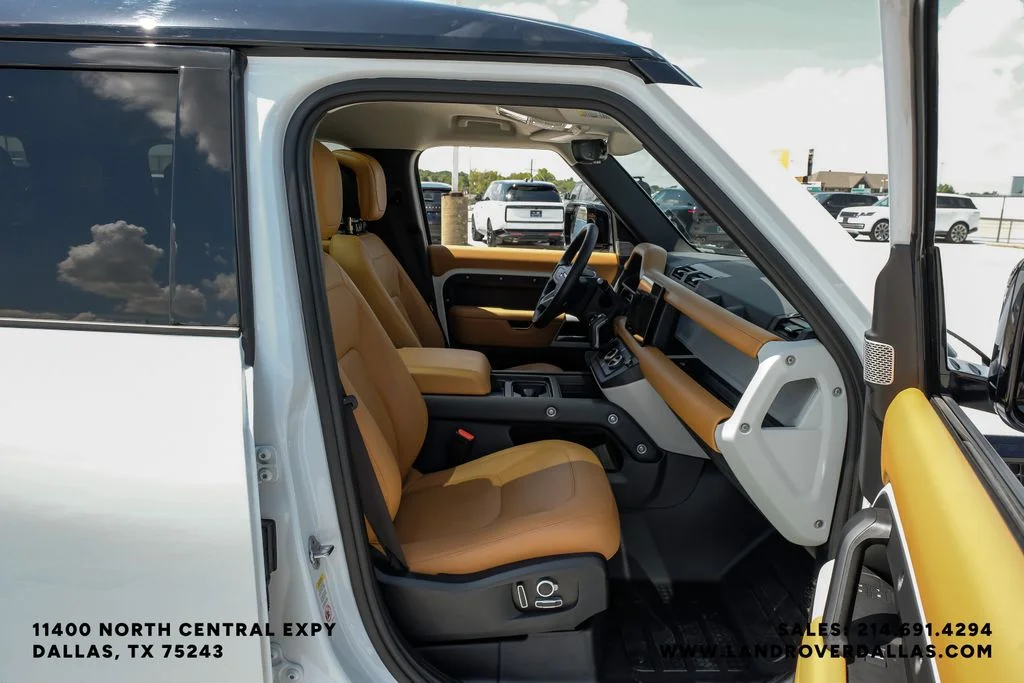 Used 2024 Fuji White Land Rover S image 42