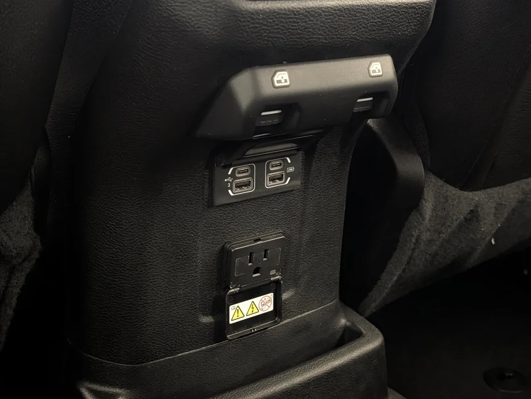 Used 2020 punk n metallic Jeep Sahara - - 4x4 - Leather Seats - Freedom Top - Remote Start & More! image 25