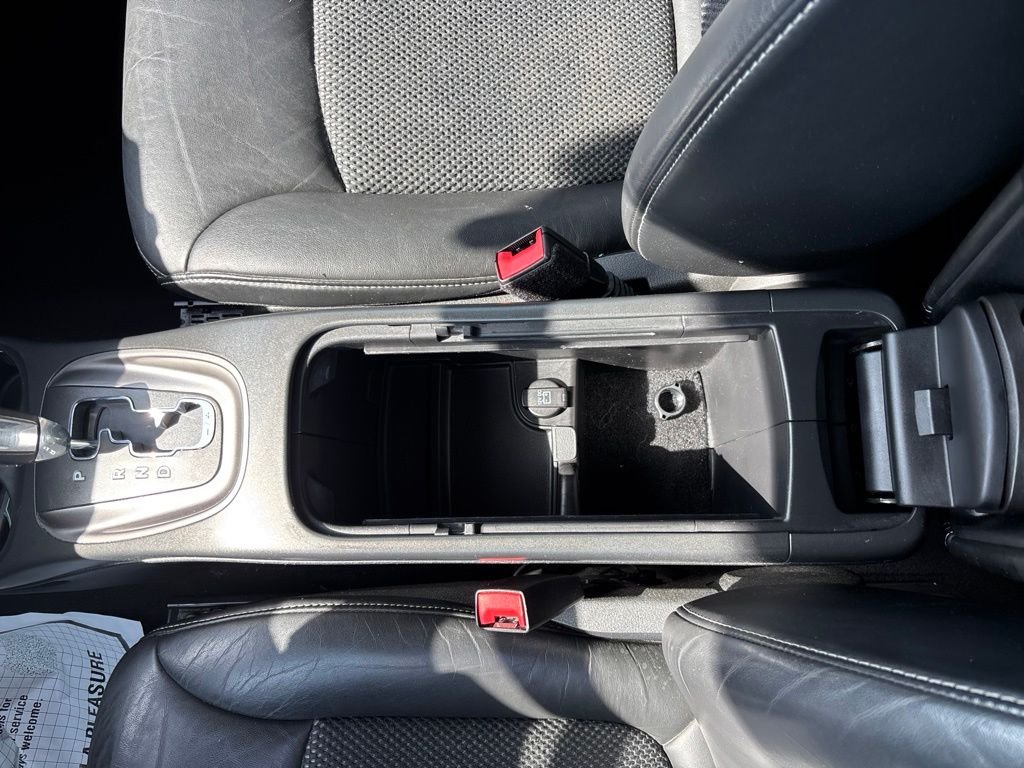 Used 2018 Silver Dodge Crossroad image 15