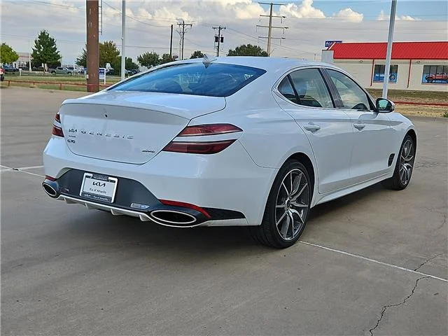 Used 2025 Uyuni White Genesis 2.5T All-Wheel Drive image 2