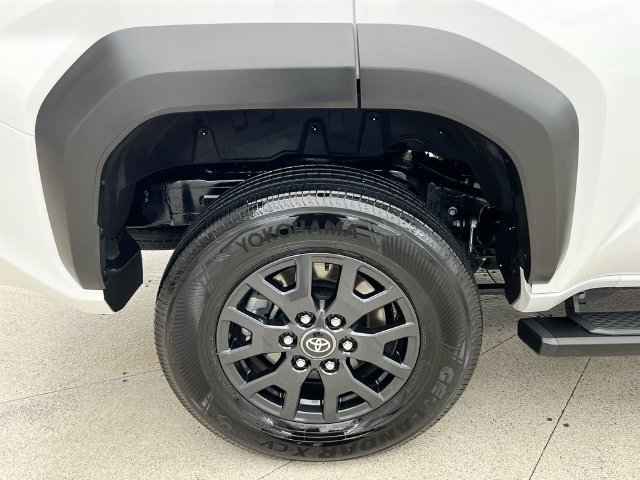 2025 Toyota 4Runner SR5 - Photo 40