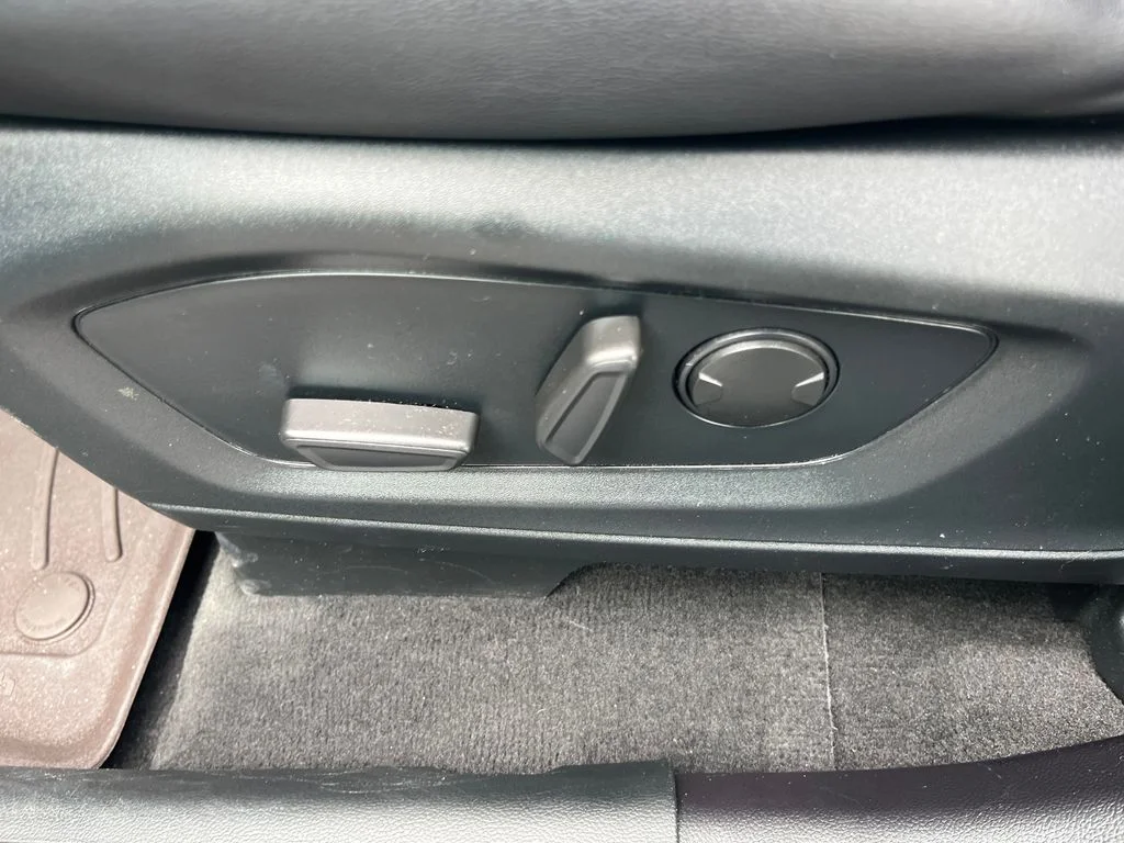 Used 2022 Black Ford XLT image 7