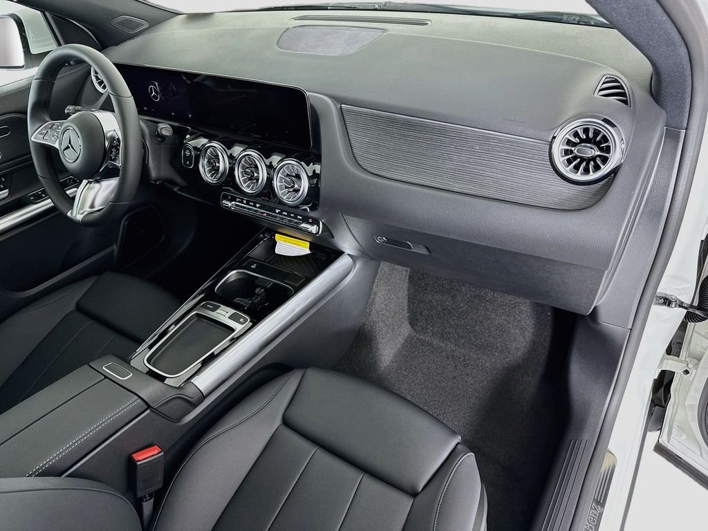 New 2026 Polar White Mercedes-Benz GLA 250 image 17