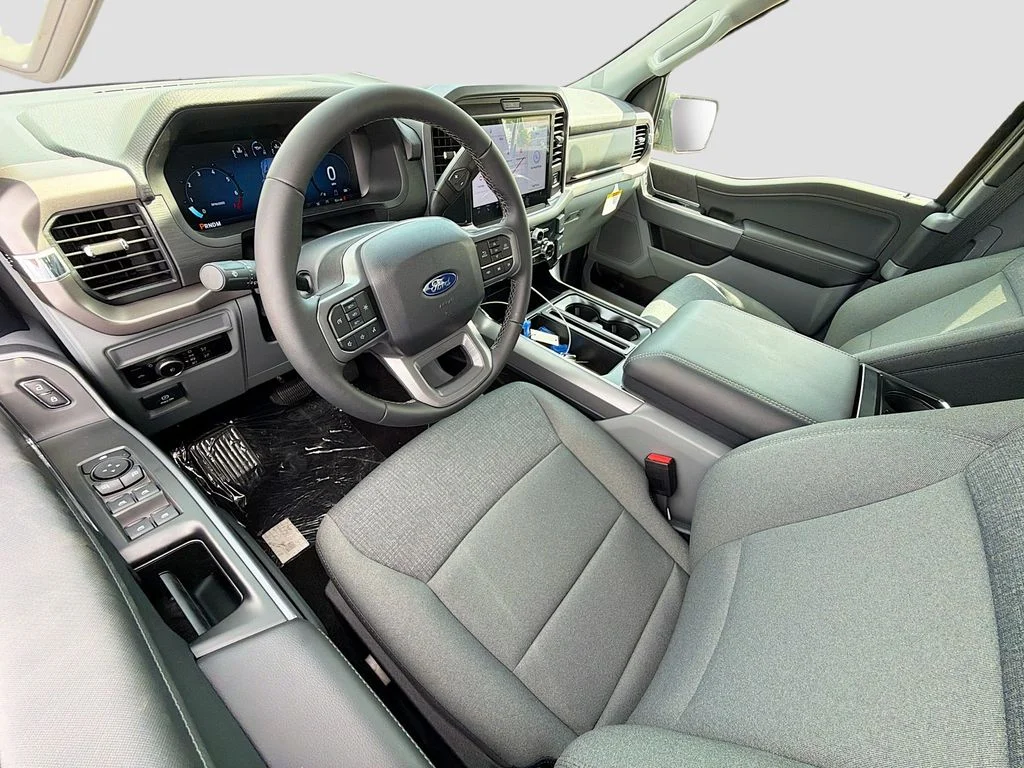 New 2026 Carbonized Gray Metallic Ford XLT image 6