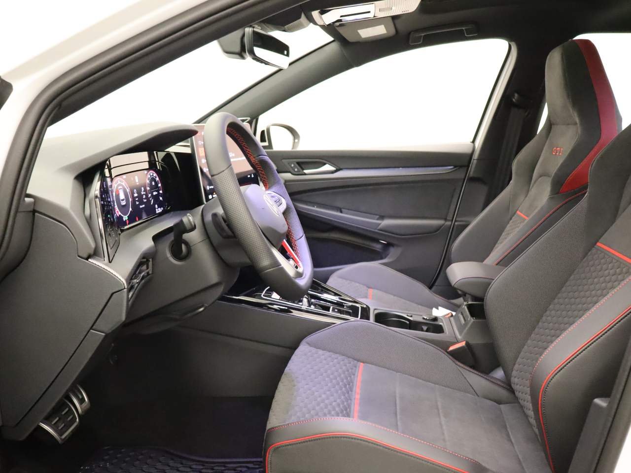 2026 Volkswagen Golf GTI SE - Photo 14