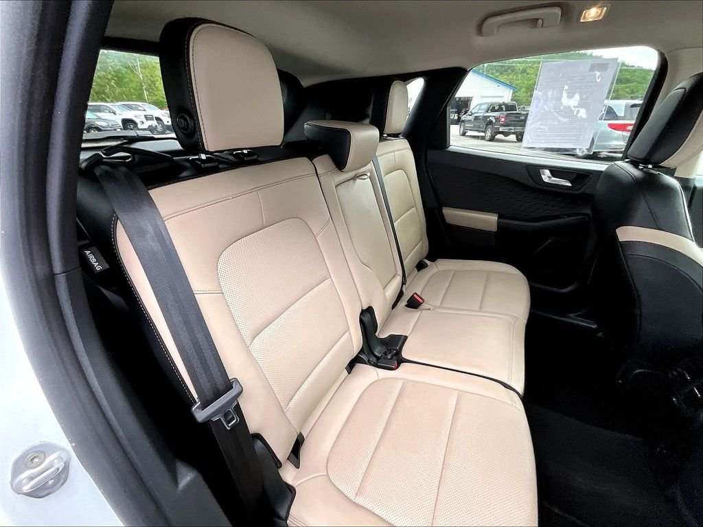 Used 2020 White Metallic Ford SEL image 16