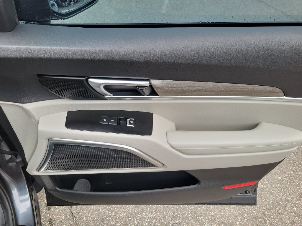 Certified Used 2022 Gravity Gray Kia SX image 11