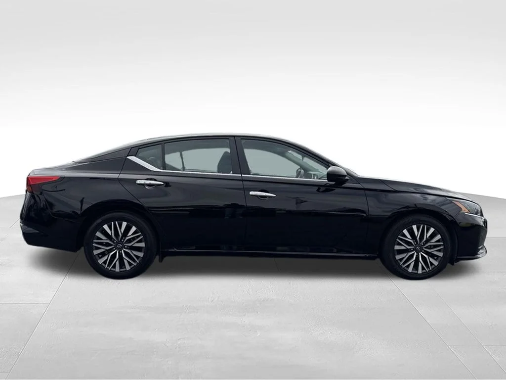 Used 2024 Black Nissan 2.5 SV image 12
