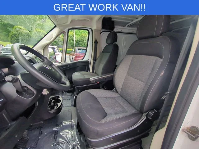 Used 2021 White Ram Low Roof image 15