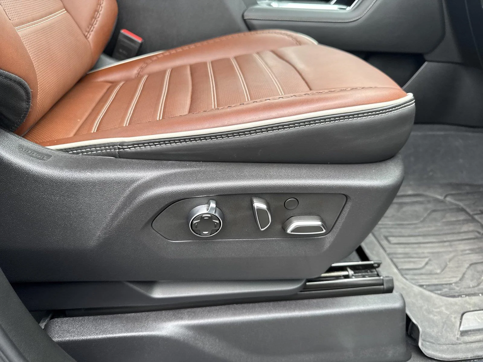 Used 2024 Onyx Black GMC Denali Ultimate image 39
