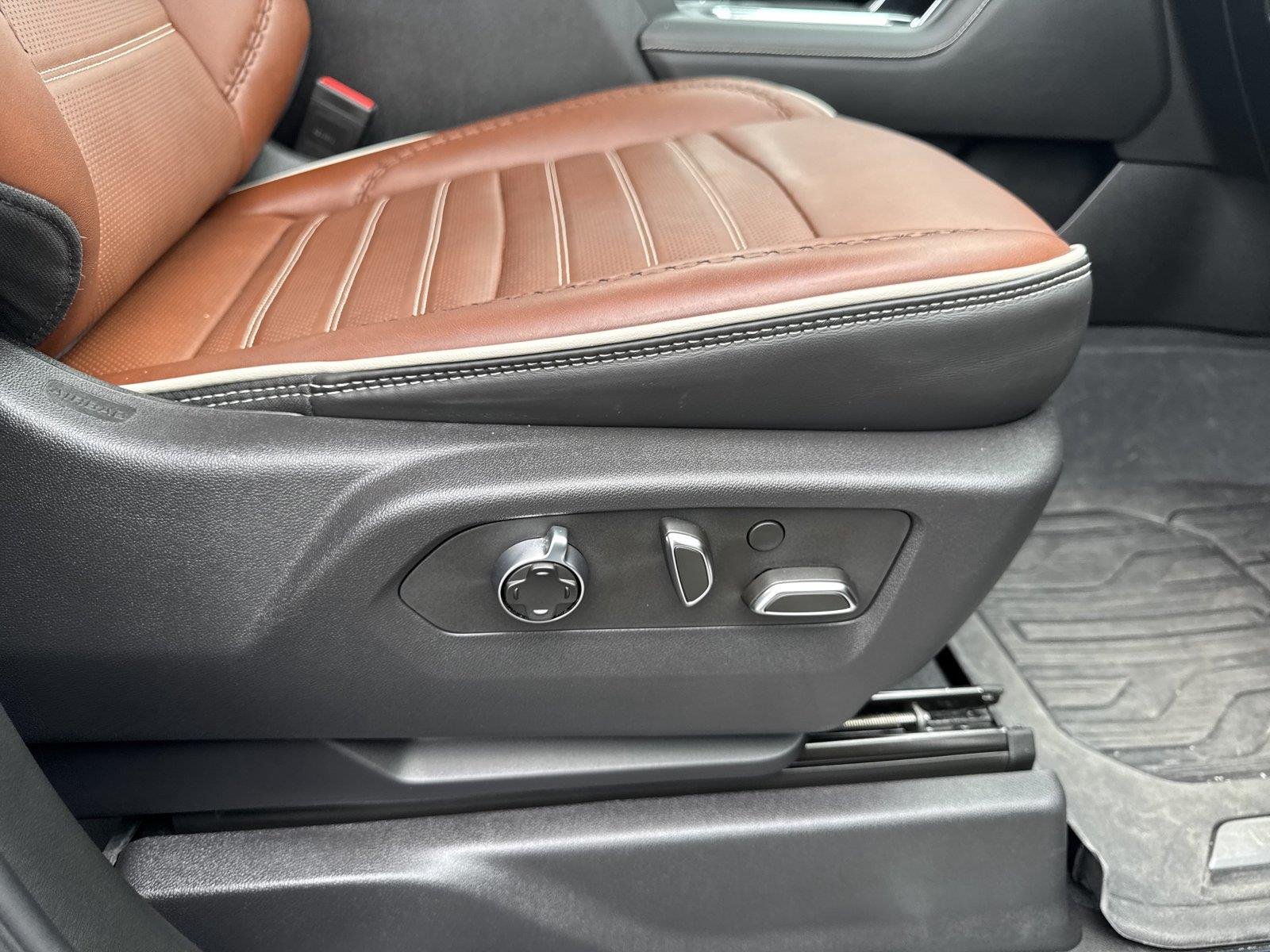 Used 2024 Onyx Black GMC Denali Ultimate image 39