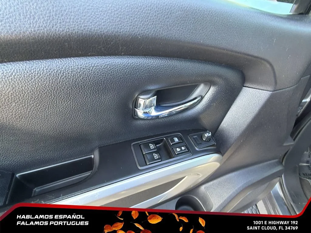 Used 2017  Nissan SV image 12