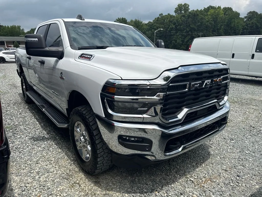 Used 2025 White Ram Big Horn image 2