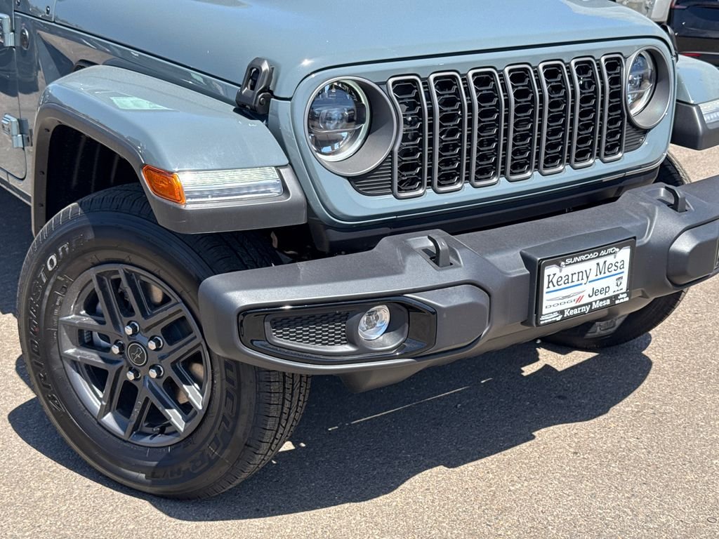 New 2026 Anvil Clear-Coat Exterior Paint Jeep Sport S image 7