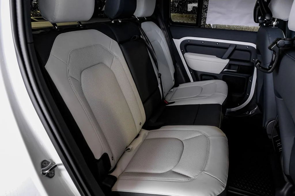 New 2026 Borasco Grey Metallic Land Rover S image 24