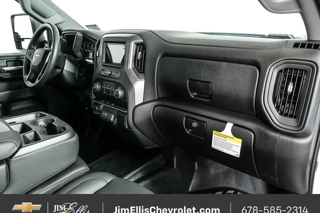 New 2026 Summit White Chevrolet WT image 20