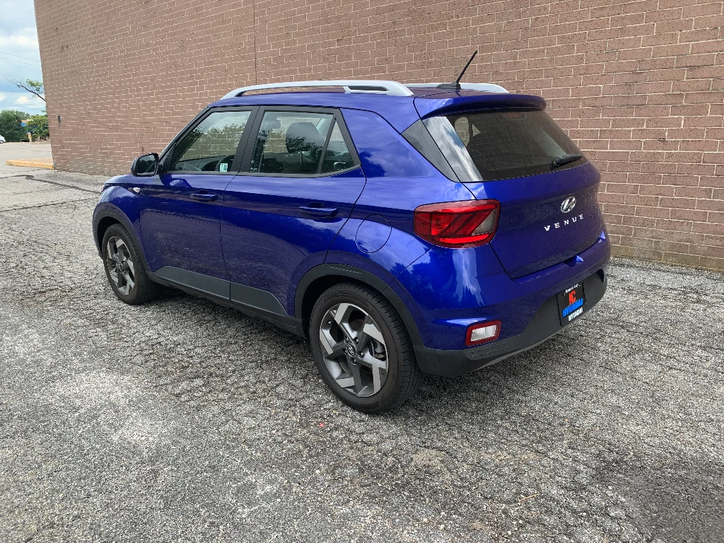 Used 2025 Intense Blue Hyundai SEL image 3