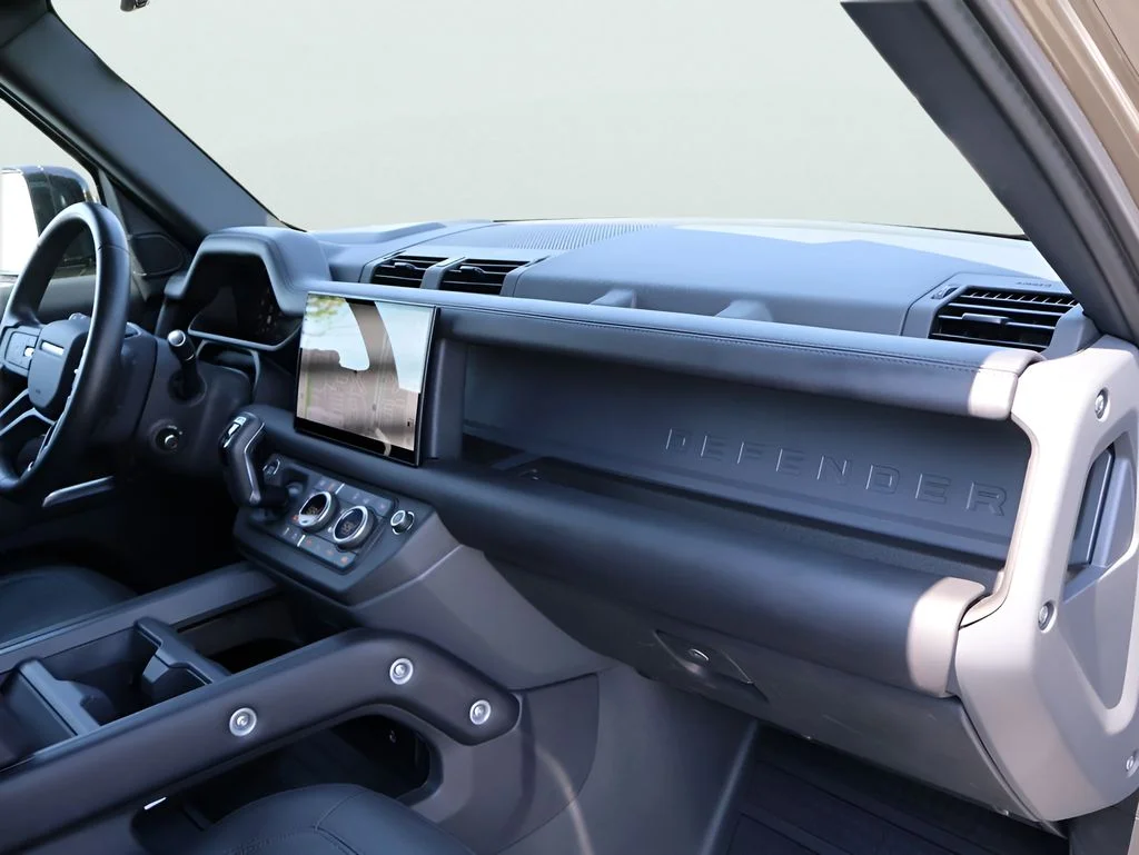 Certified Used 2025 Gondwana Stone Metallic Land Rover X-Dynamic SE image 9