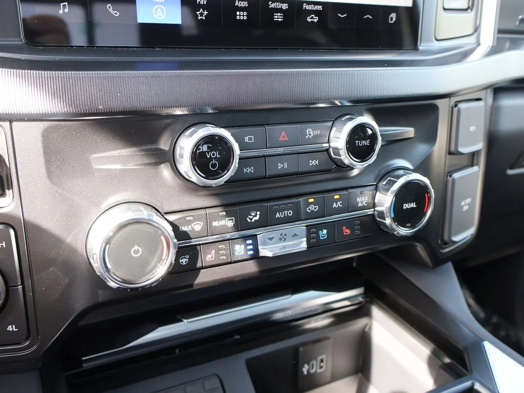 New 2026 Star White Metallic Tri-Coat Ford F-350® Platinum® image 37