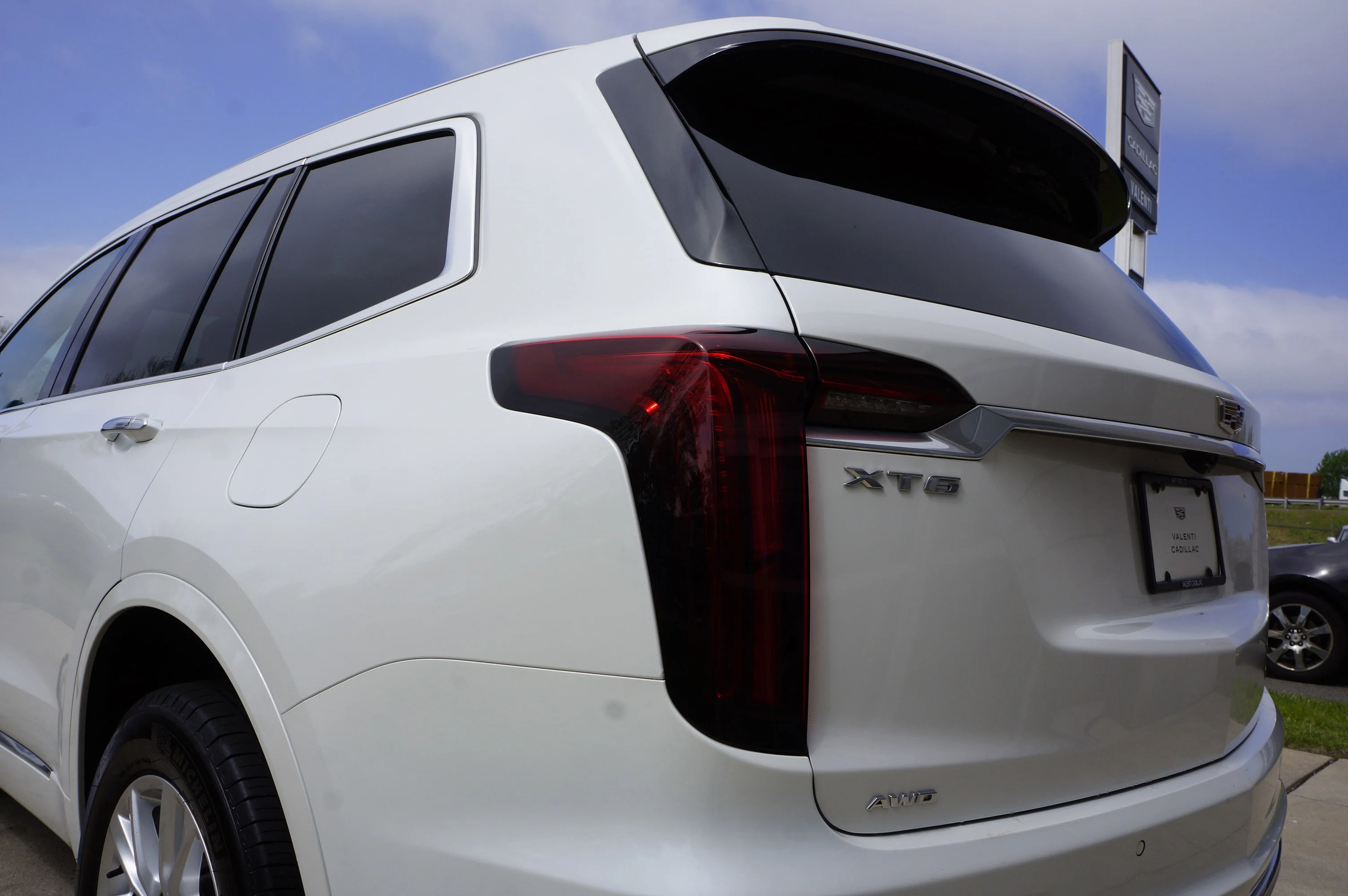 Used 2024 Crystal White Tricoat Cadillac AWD Luxury image 21