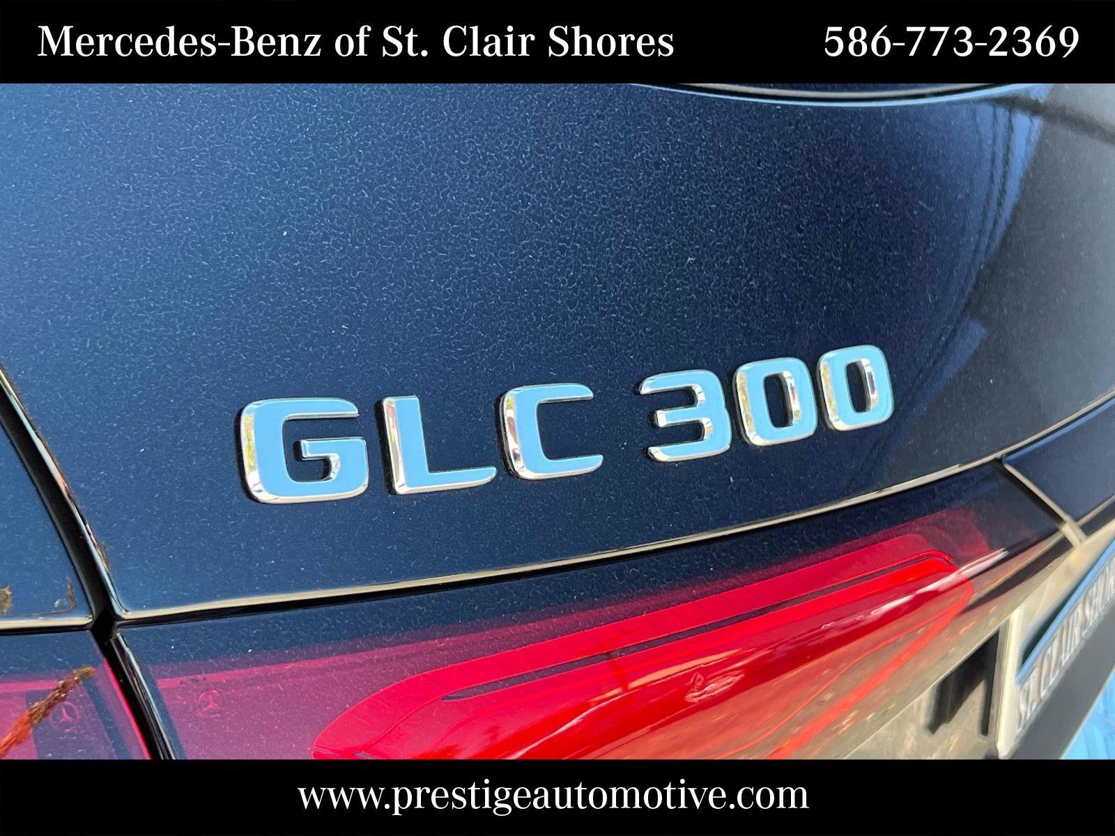 Certified Used 2023 Black Mercedes-Benz GLC 300 image 12