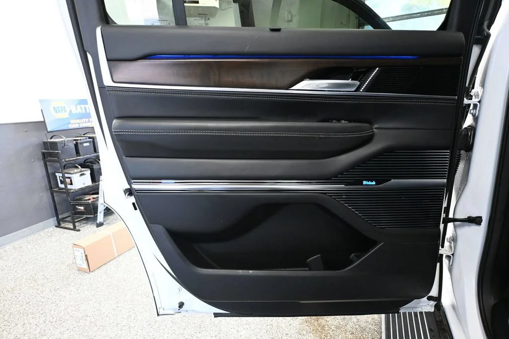 Used 2022 White Jeep Series II image 31