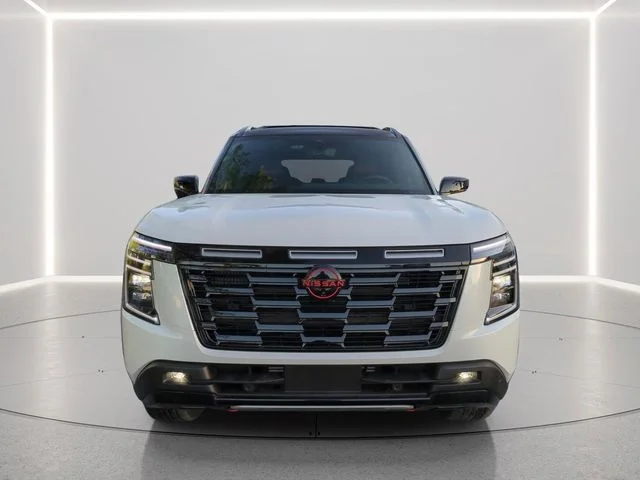 New 2026 Aspen White TriCoat / Super Black Two-tone Nissan PRO-4X® image 5
