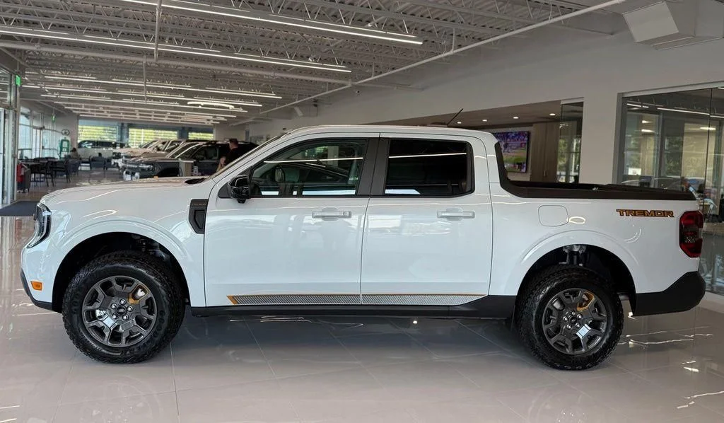 New 2026 White Ford Tremor image 9