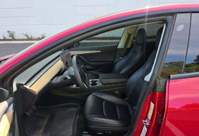 Used 2021  Tesla Long Range image 11