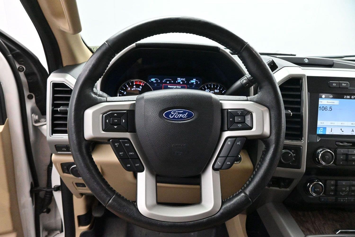 Used 2019 White Platinum Metallic Tri-Coat Ford Lariat image 15