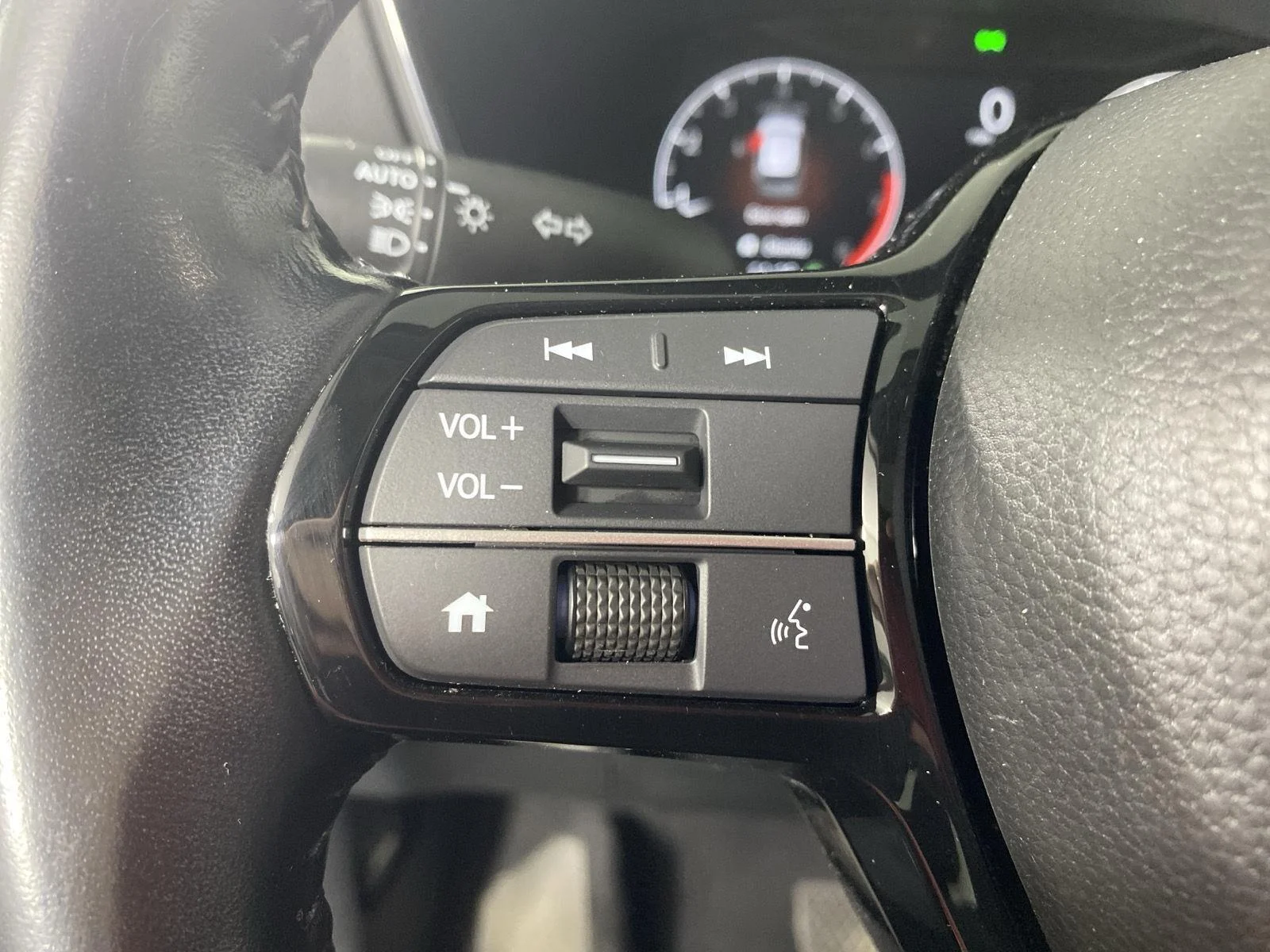 Used 2025 Meteorite Gray Metallic Honda EX-L image 16