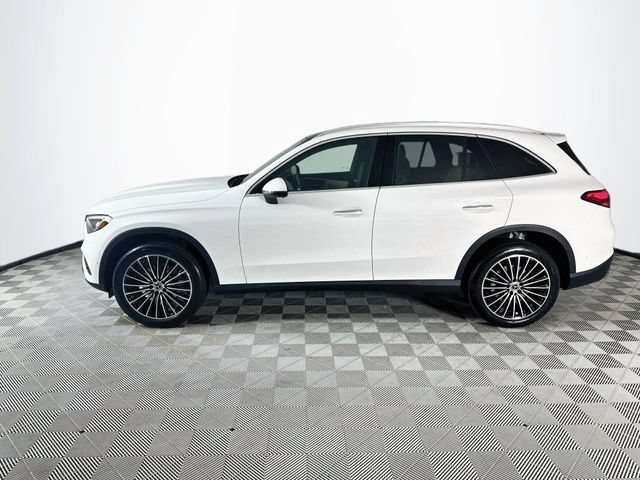 New 2027 Polar White Mercedes-Benz GLC 300 image 35